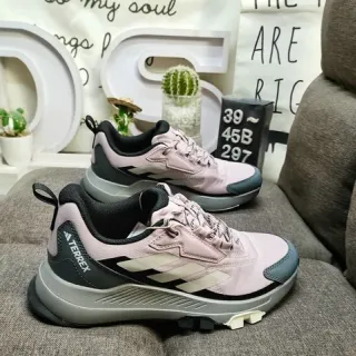 Adidas وردي رمادي مستوحى من المسار شبكي وصناعي علوية حذاء أنماط حياة