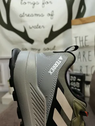 Adidas Rosa Cinza Inspirado em Trilha Malha e Sintético Superior Tênis Lifestyle 13