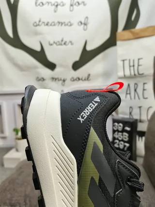 Adidas Rosa Cinza Inspirado em Trilha Malha e Sintético Superior Tênis Lifestyle 23