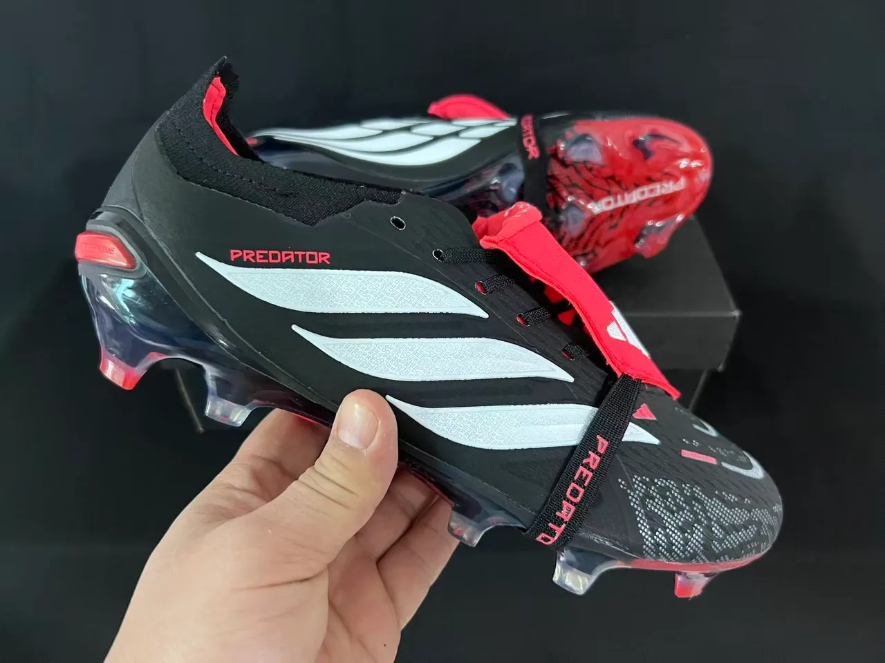 Adidas Predator أسود أحمر بدون أربطة إغلاق بالحزام مولد TPU دعامة الكعب أرضية صلبة أحذية كرة القدم 6