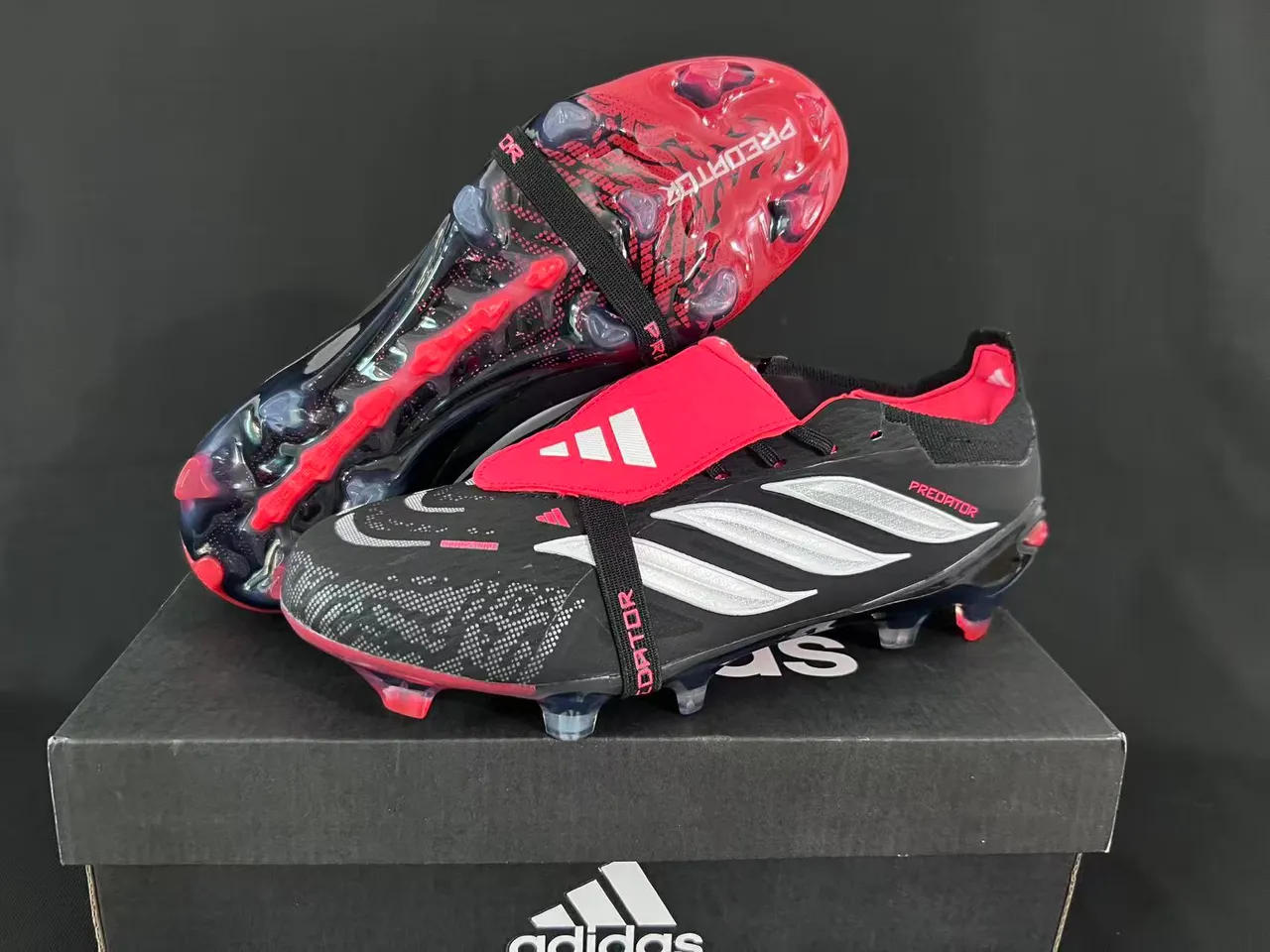 Adidas Predator أسود أحمر بدون أربطة إغلاق بالحزام مولد TPU دعامة الكعب أرضية صلبة أحذية كرة القدم 8