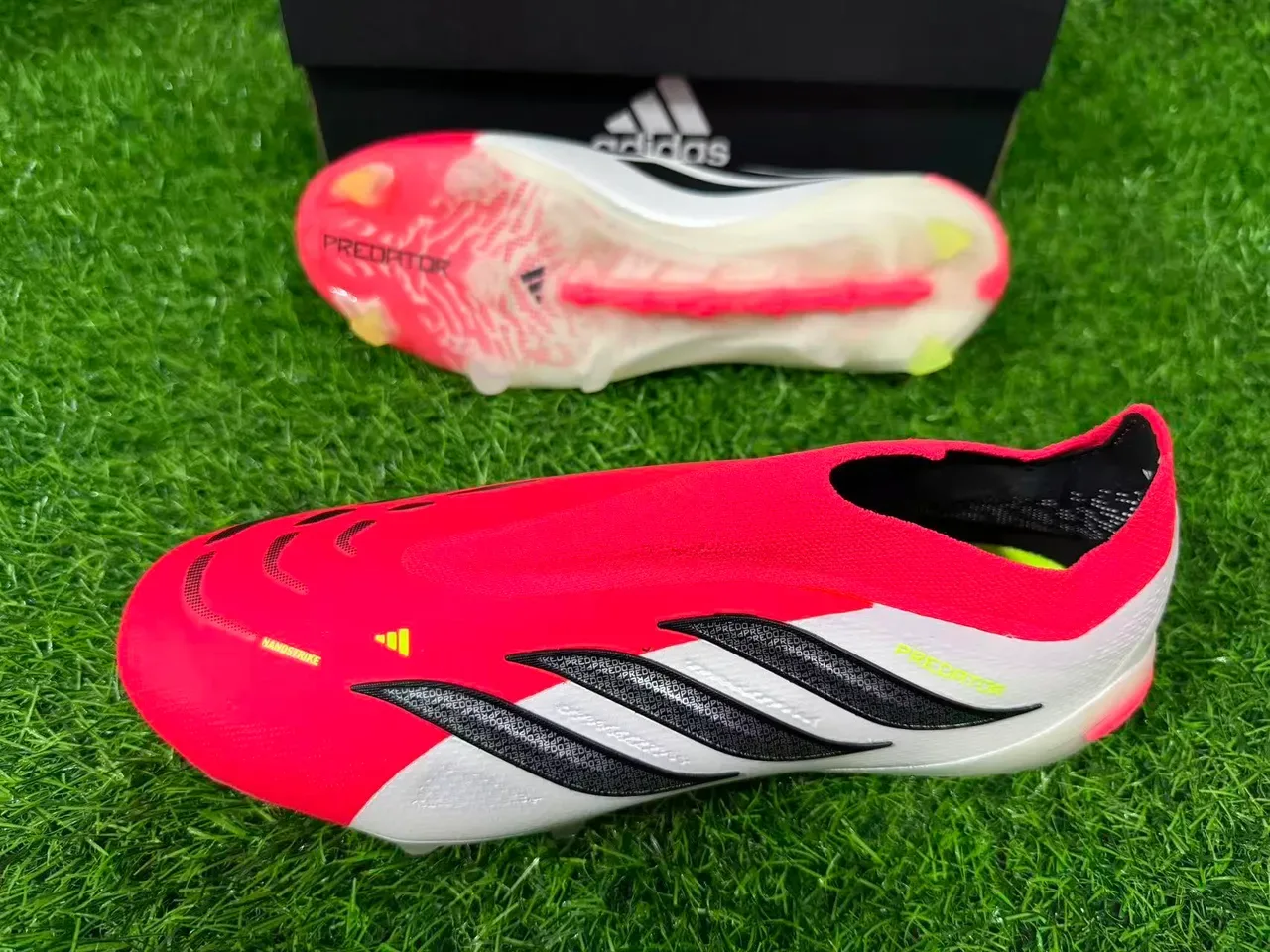 Adidas Predator أحمر أبيض أسود Firm-Ground أحذية كرة القدم 2
