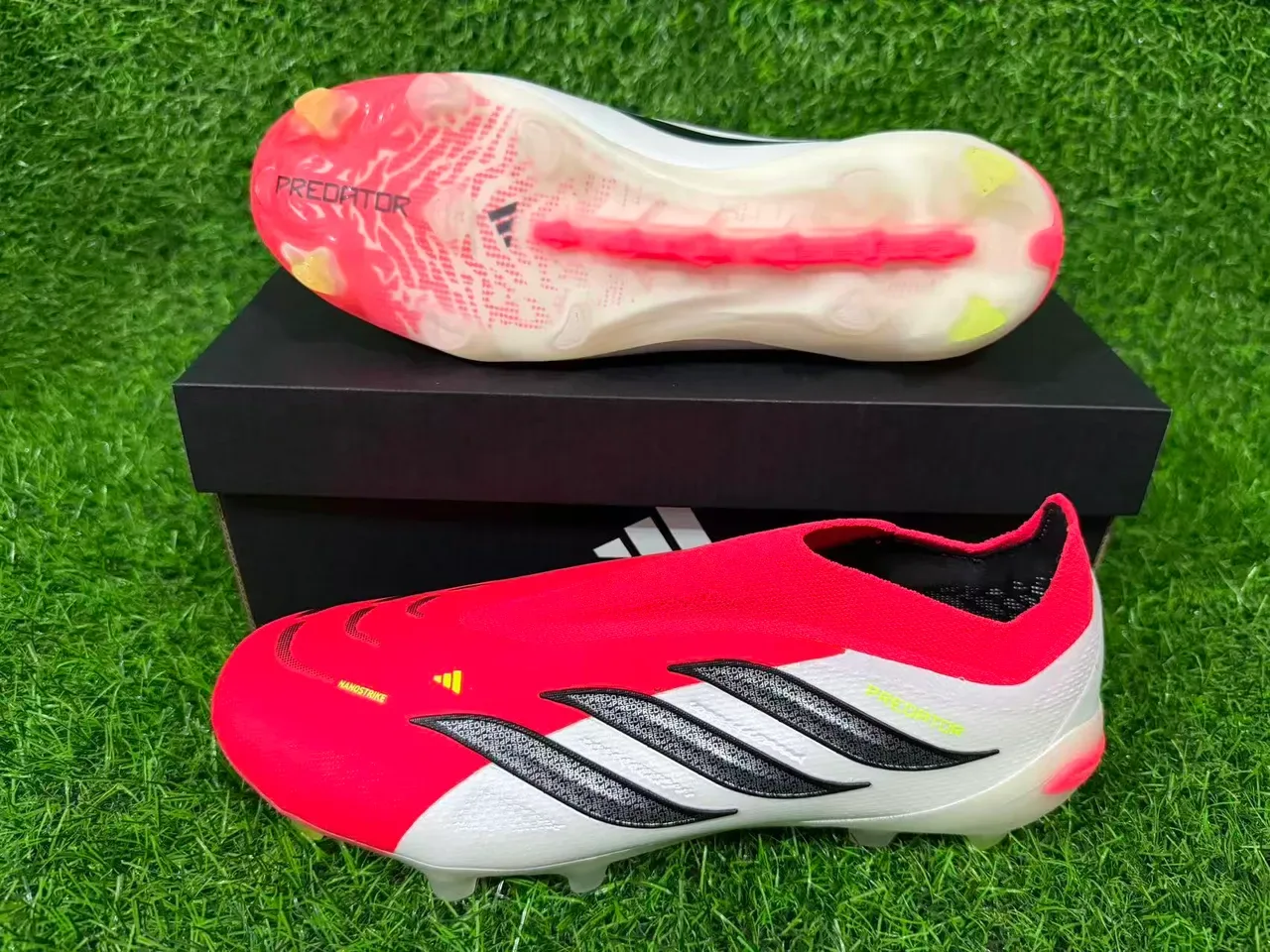 Adidas Predator أحمر أبيض أسود Firm-Ground أحذية كرة القدم 7