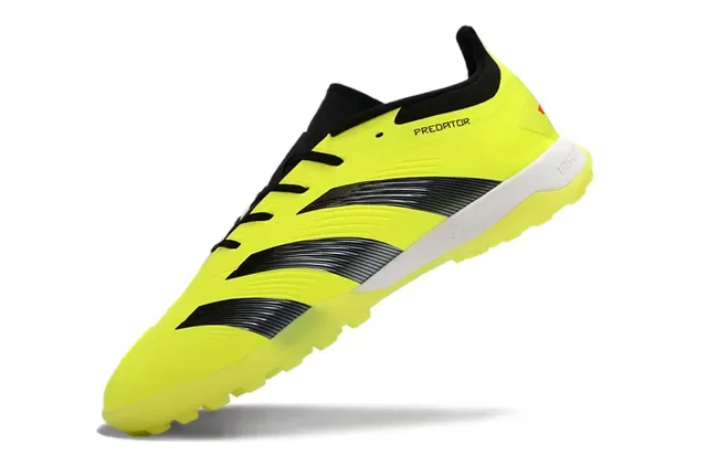 Adidas Predator Jaune Noir chaussures de football low-cut à lacets texturées avec overlay de trois rayures pour turf 3