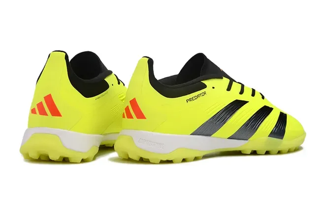 Adidas Predator Jaune Noir chaussures de football low-cut à lacets texturées avec overlay de trois rayures pour turf 5
