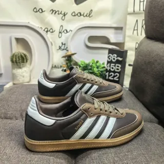 Adidas Samba سينيكرز بني وأبيض للأسلوب الحياة