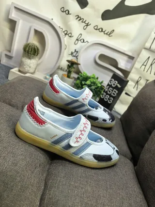 Adidas Samba गाय का प्रिंट मैरी जेन जूते 9