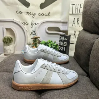 Adidas Samba OG Sneakers Lifestyle Gris Clair et Blanc