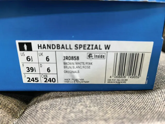 Adidas Spezial 黑色粉色蕾丝叠加生活方式运动鞋 2