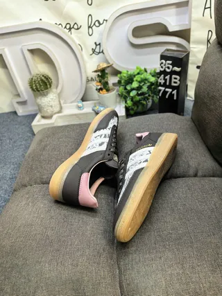 Adidas Spezial 黑色粉色蕾丝叠加生活方式运动鞋 6