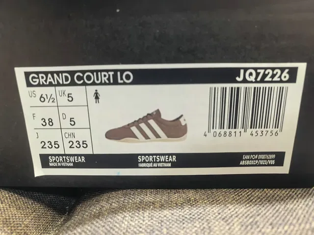 Adidas Spezial Zapatillas Lifestyle de Ante Marrón con Tres Rayas 2