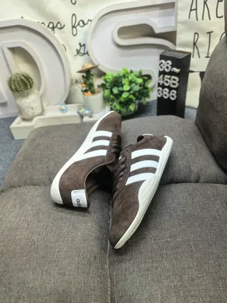 Adidas Spezial Zapatillas Lifestyle de Ante Marrón con Tres Rayas 6