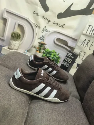 Adidas Spezial Zapatillas Lifestyle de Ante Marrón con Tres Rayas 9