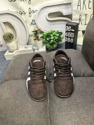Adidas Spezial Zapatillas Lifestyle de Ante Marrón con Tres Rayas 10