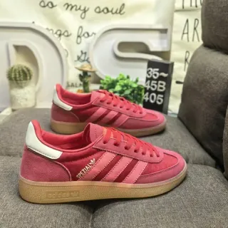 Adidas Spezial أحذية رياضية حمراء من السويدي للأسلوب الحياتي