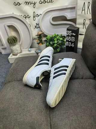 Adidas Spezial Blancos y Negros Lifestyle Sneakers 6