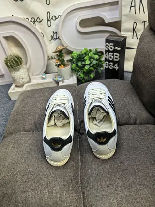 Adidas Spezial Blancos y Negros Lifestyle Sneakers 8