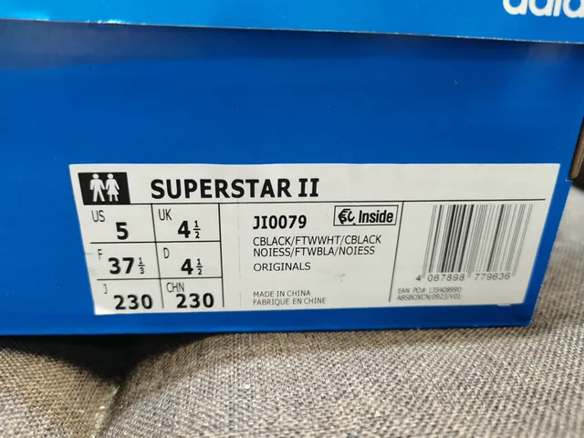 Adidas Superstar Chaussures Lifestyle Noires et Blanches 2