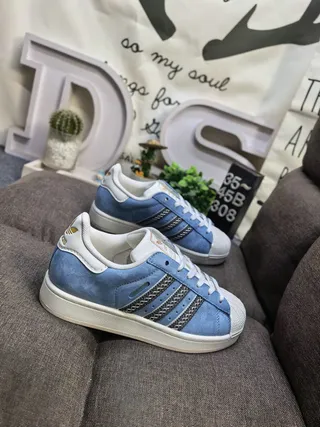 Adidas Superstar أحذية لايف ستايل أزرق فاتح سويدي شيل تو 9