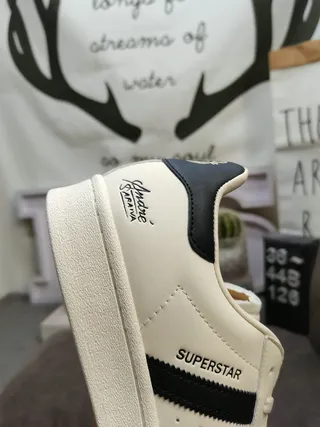 Adidas Superstar Off-White و Black أحذية رياضية للنمط الحياتي 3
