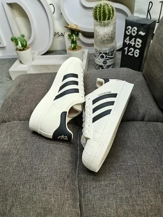 Adidas Superstar Off-White و Black أحذية رياضية للنمط الحياتي 6