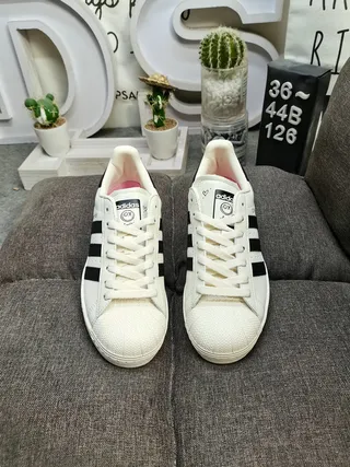 Adidas Superstar Off-White و Black أحذية رياضية للنمط الحياتي 10