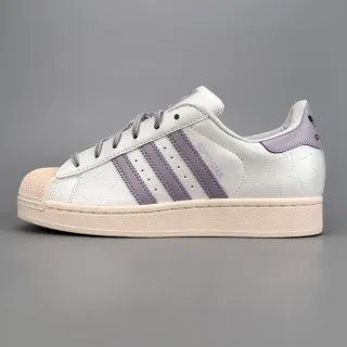 Adidas Superstar 绗缝星纹白色和薰衣草生活方式运动鞋