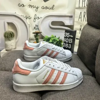 Adidas Superstar Baskets Lifestyle Blanc et Rose Poudré
