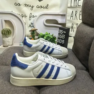 Adidas Superstar أبيض وأزرق ملكي نمط حياة سينيكرز