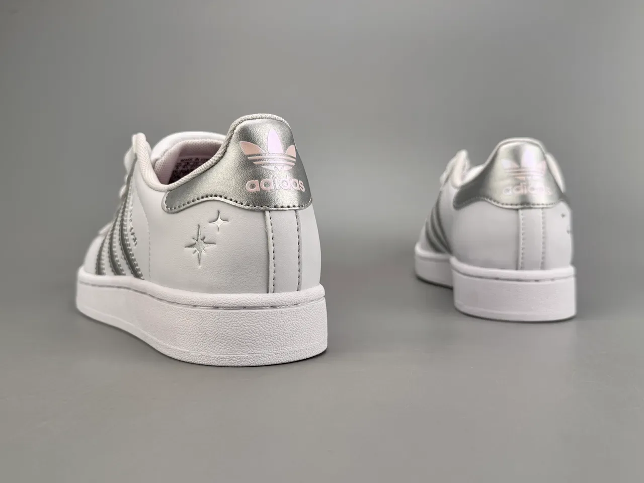Adidas Superstar Tênis Lifestyle Branco e Prateado Metálico 5