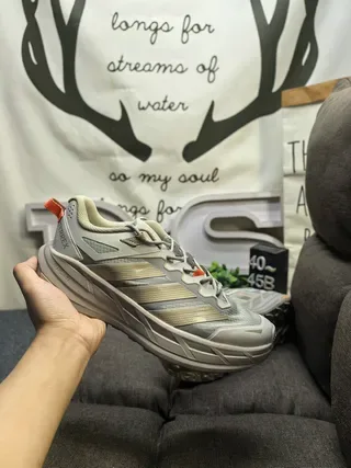 Adidas Terrex tênis de trail running leves cinza e branco cabedal em mesh com sobreposição sintética 5