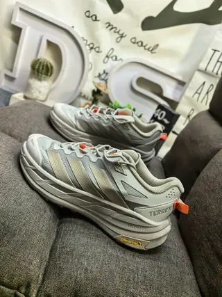 Adidas Terrex tênis de trail running leves cinza e branco cabedal em mesh com sobreposição sintética 7