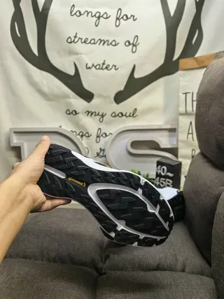 Adidas Terrex tênis de trail running leves cinza e branco cabedal em mesh com sobreposição sintética 24