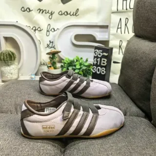 Adidas Tokyo وردي بني بدون أحزمة Velcro Strap لوحة جانبية ثلاث شرائط حذاء رياضي