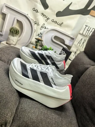 Adidas Blanco Negro Carbon-Plated Silueta de Carrera Rayas Perforadas Zapatos de Running 7