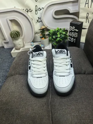 Adidas White Black Low-Top Three-Stripe Side Panel Lifestyle Sneakers 10