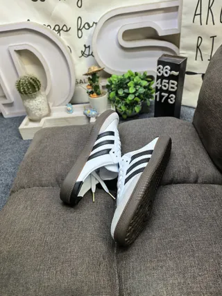 Adidas Blanco Negro Mula Slip-On Tres Rayas Loafer 6