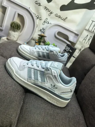 Adidas White Blue Low-Top Padded Collar Lifestyle Sneakers 7