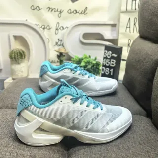 Adidas أبيض أزرق شبكة علوية تفاصيل سيان أكسنت لايف ستايل سنيكرز