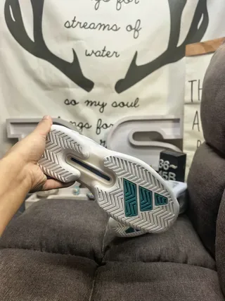 Adidas أبيض أزرق شبكة علوية تفاصيل سيان أكسنت لايف ستايل سنيكرز 4