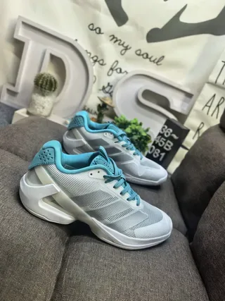 Adidas أبيض أزرق شبكة علوية تفاصيل سيان أكسنت لايف ستايل سنيكرز 9