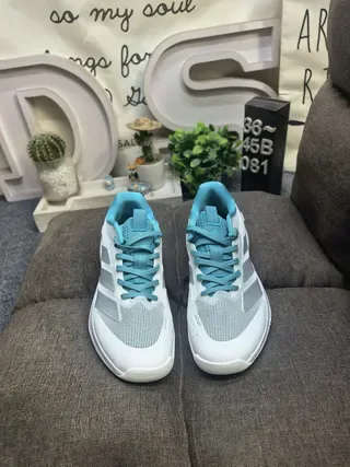 Adidas أبيض أزرق شبكة علوية تفاصيل سيان أكسنت لايف ستايل سنيكرز 10