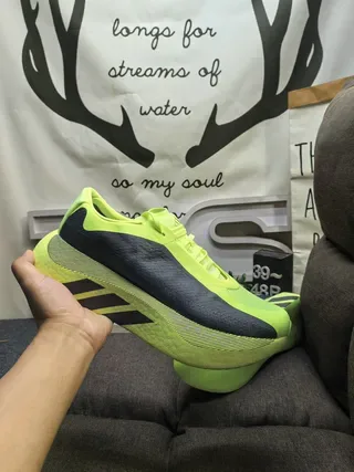 Adidas 黄色黑色针织鞋面雕塑凸纹中底生活方式运动鞋 5