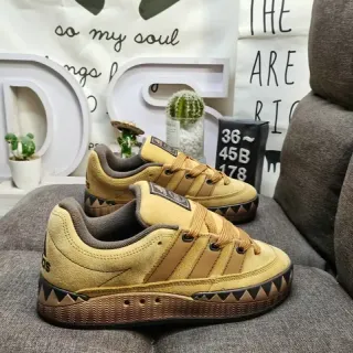 Adidas أصفر بني سويد علوي قاعدة مسننة أحذية رياضية أسلوب حياة