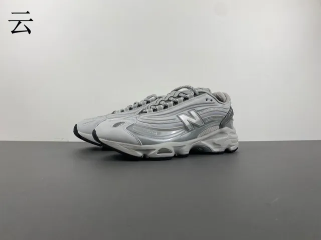 Aimé Leon Dore Gris Semelle Noire Upper Maille Synthétique en Couches Chaussures Chunky 10