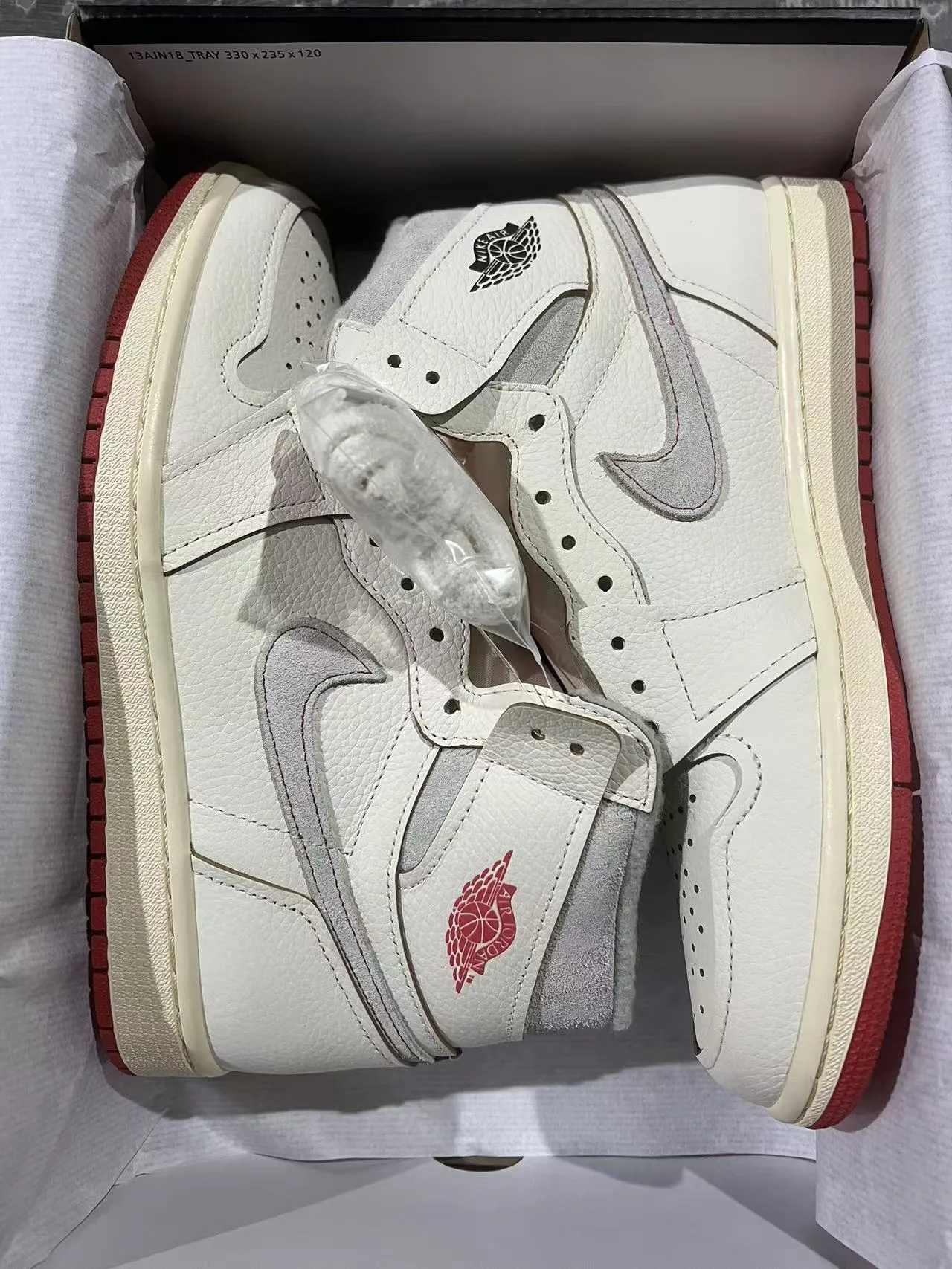 Air Jordan 1 Beige Red Tênis de basquete com parte superior de couro granulado de alta 9