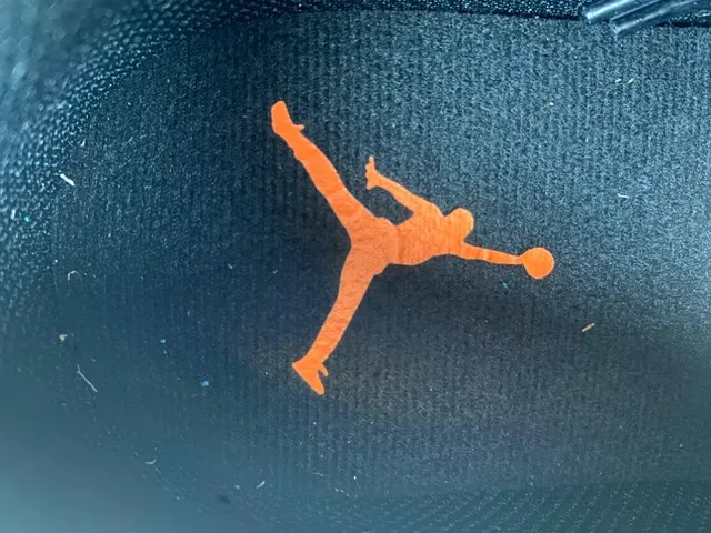 Tênis lifestyle Air Jordan 1 Low preto branco laranja 7