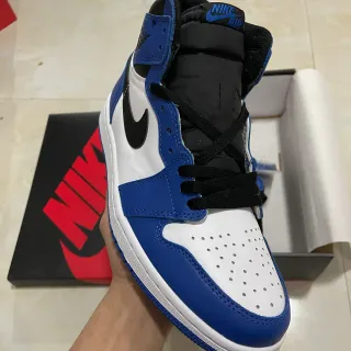 Air Jordan 1 皇家蓝白黑篮球鞋