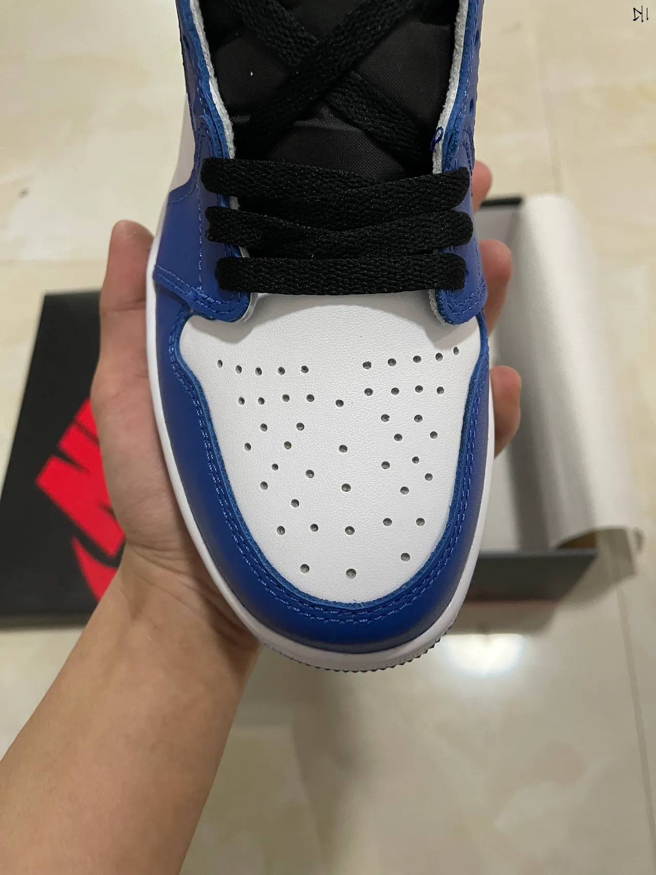 حذاء كرة السلة Air Jordan 1 أزرق ملكي أبيض أسود 2