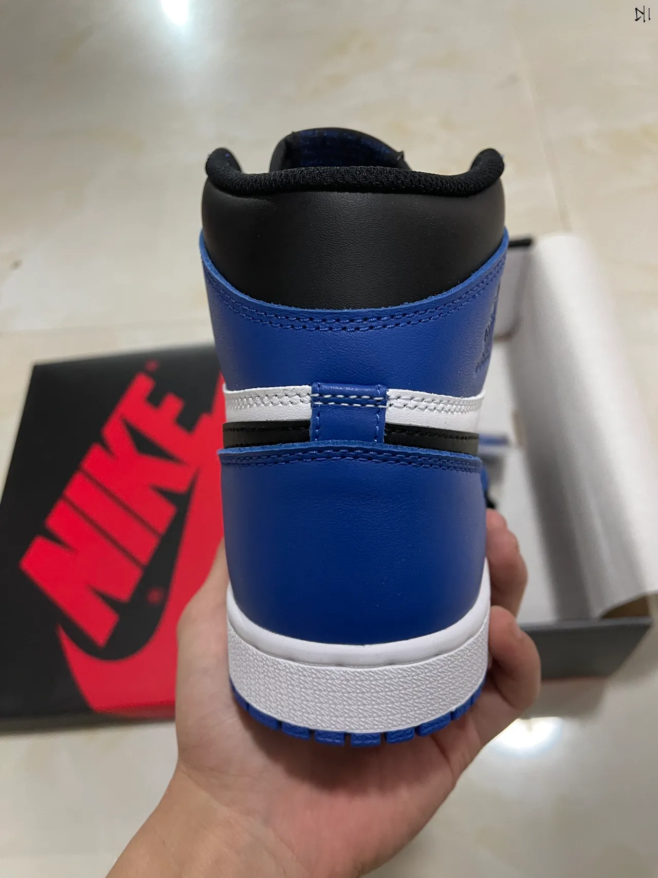 حذاء كرة السلة Air Jordan 1 أزرق ملكي أبيض أسود 3
